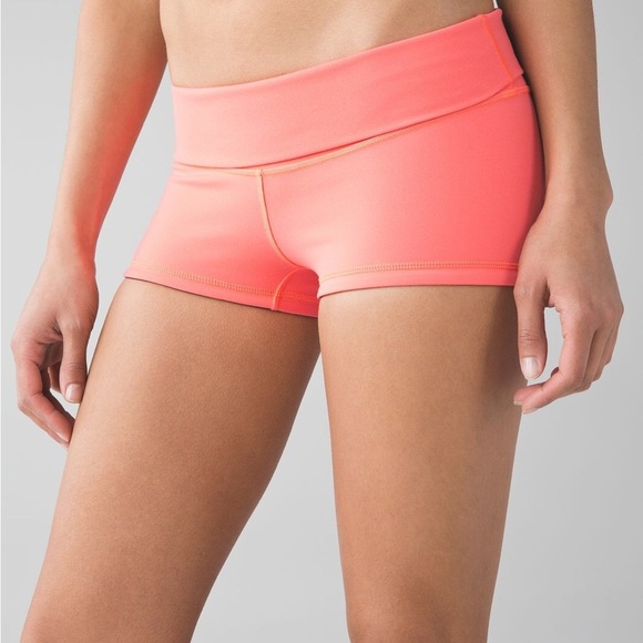 Lululemon Boogie Short Reversible in Very Light Flare / Bordeaux Drama - Picture 11 of 12